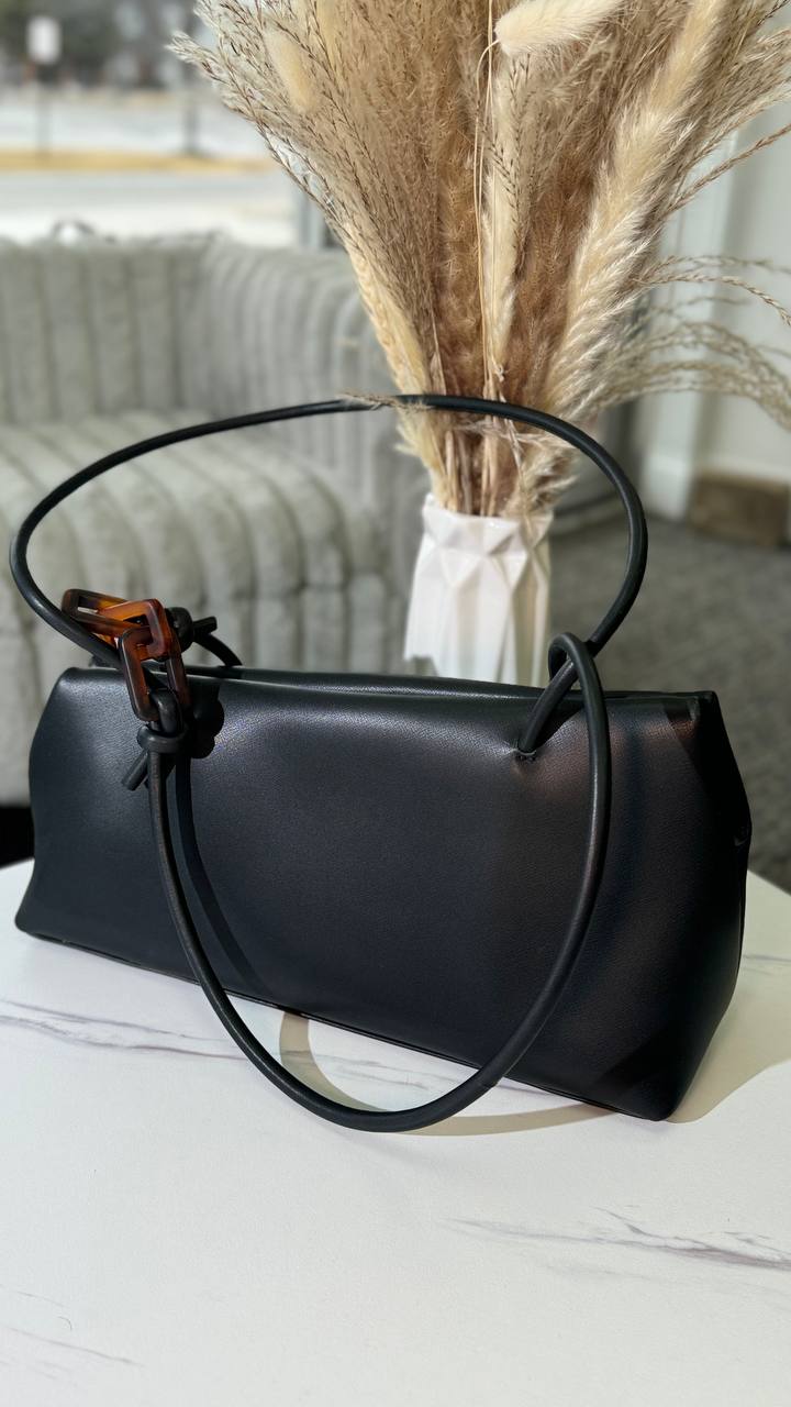 The Avant Tote – Bold Minimalism with a Contemporary Edge