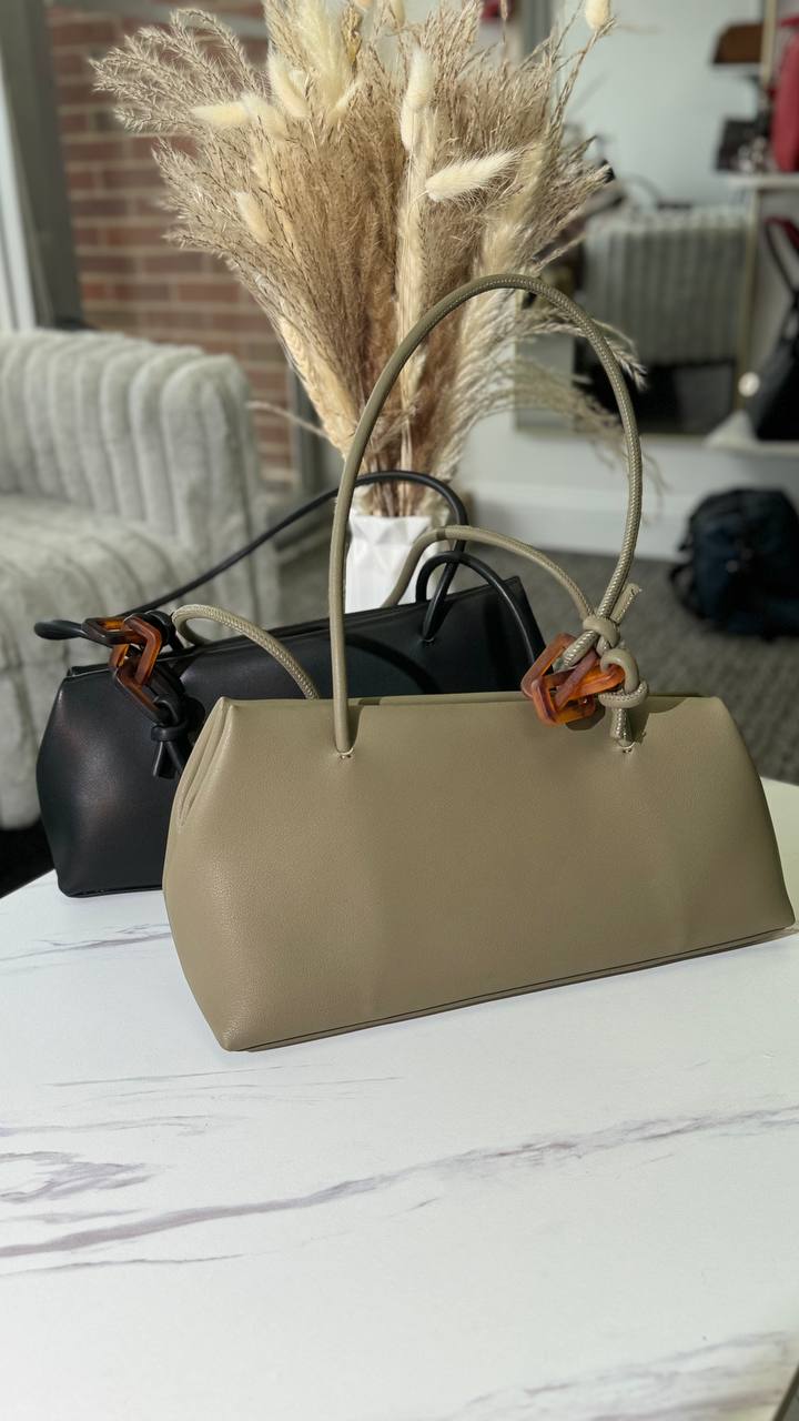 The Avant Tote – Bold Minimalism with a Contemporary Edge