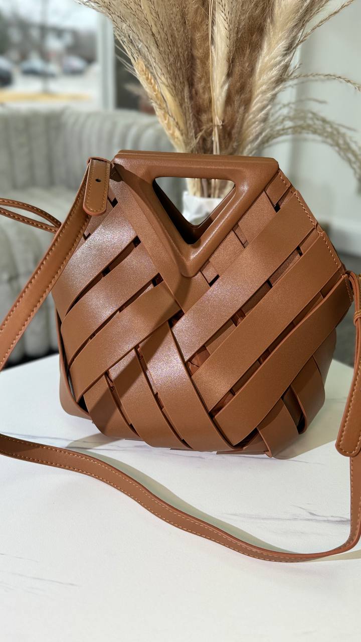 The Statement Weave Bag-A Bold Statement in Genuine Leather