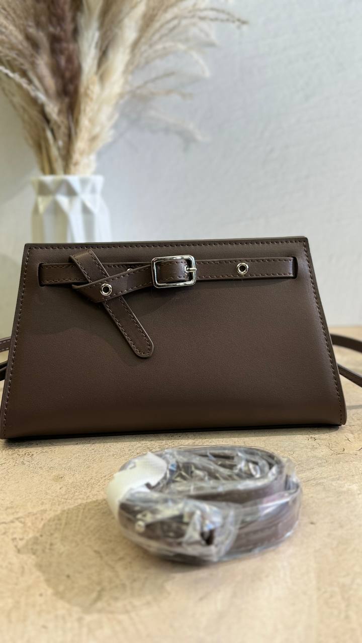 Elegance Petite – The Ultimate Mini Leather Handbag