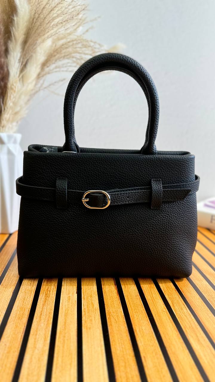 Luxe Majestique – The Ultimate Leather Handbag with Elegance & Functionality