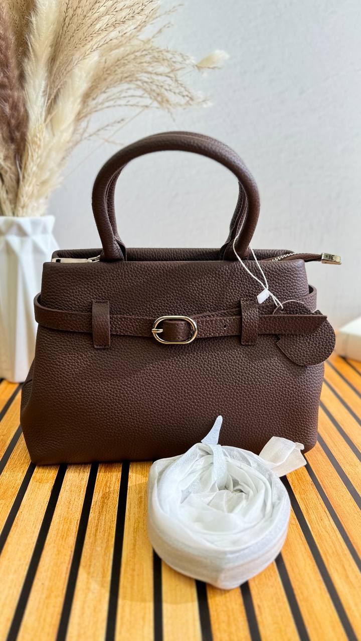 Luxe Majestique – The Ultimate Leather Handbag with Elegance & Functionality