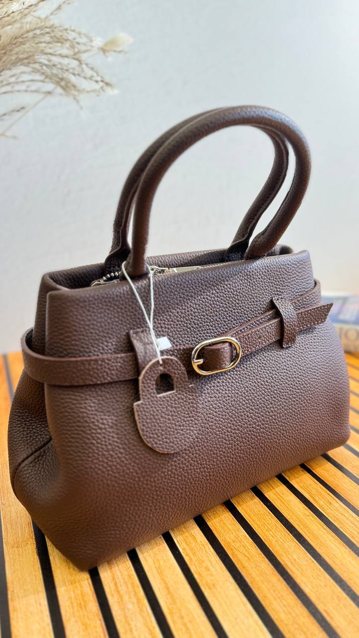 Luxe Majestique – The Ultimate Leather Handbag with Elegance & Functionality