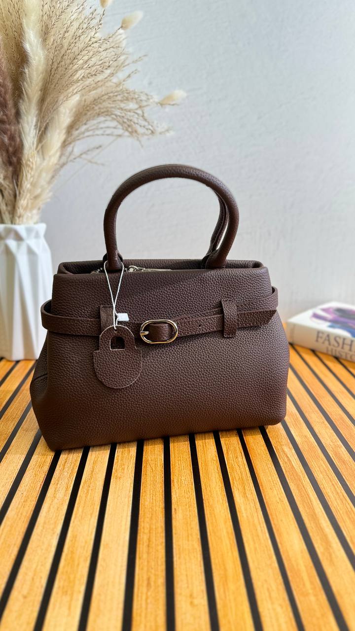 Luxe Majestique – The Ultimate Leather Handbag with Elegance & Functionality