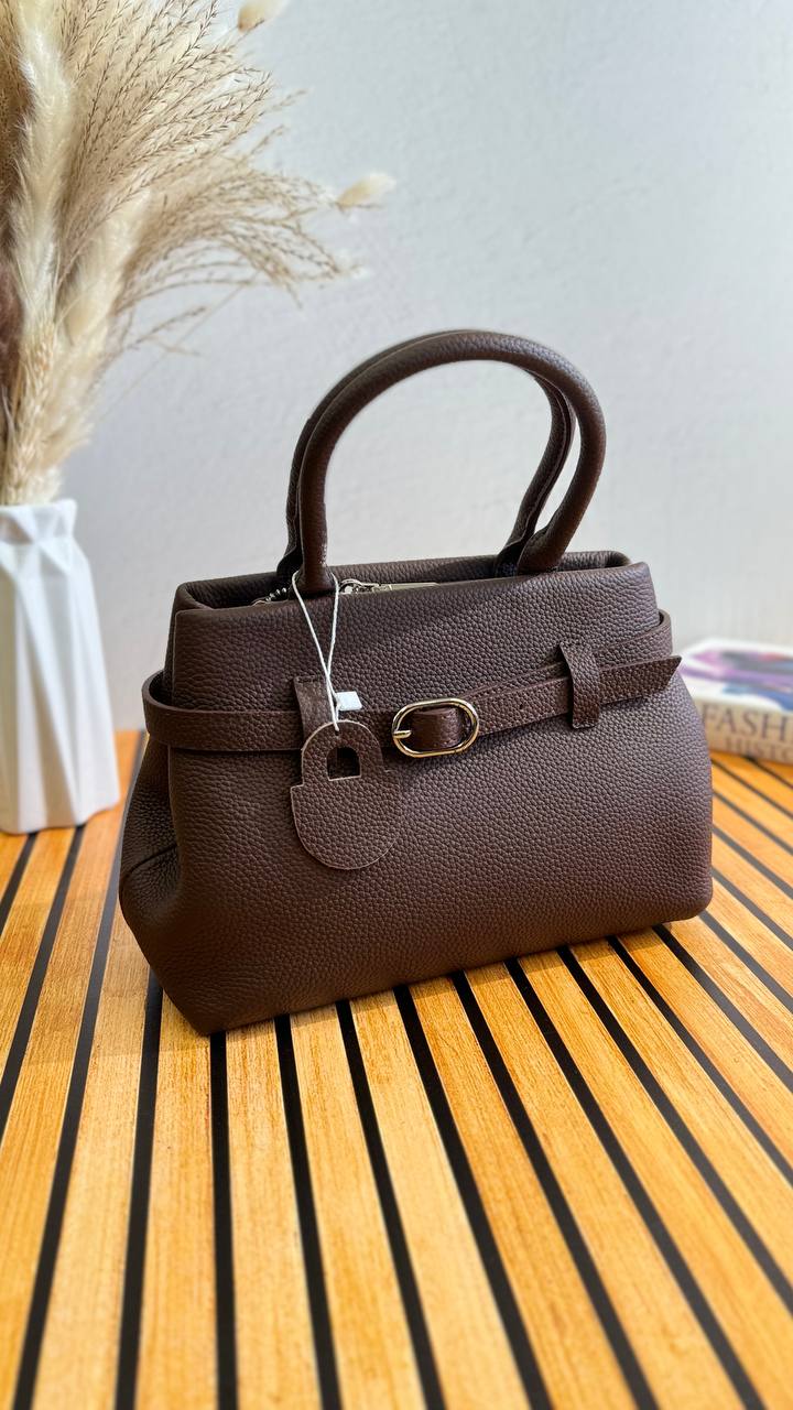 Luxe Majestique – The Ultimate Leather Handbag with Elegance & Functionality