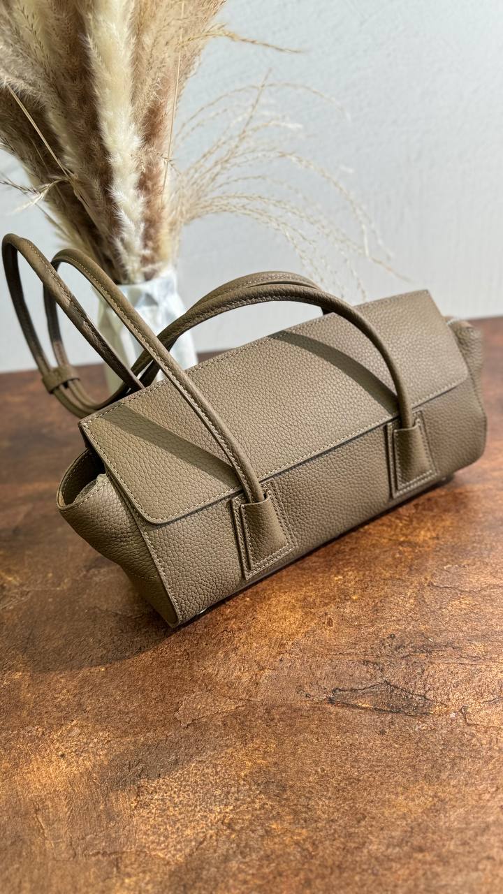 Élégance Bag – A Timeless Icon of Style