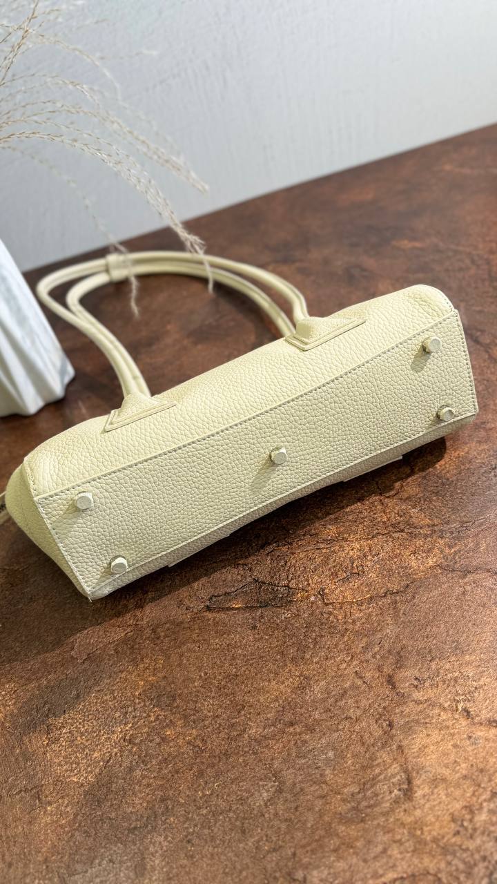 Élégance Bag – A Timeless Icon of Style