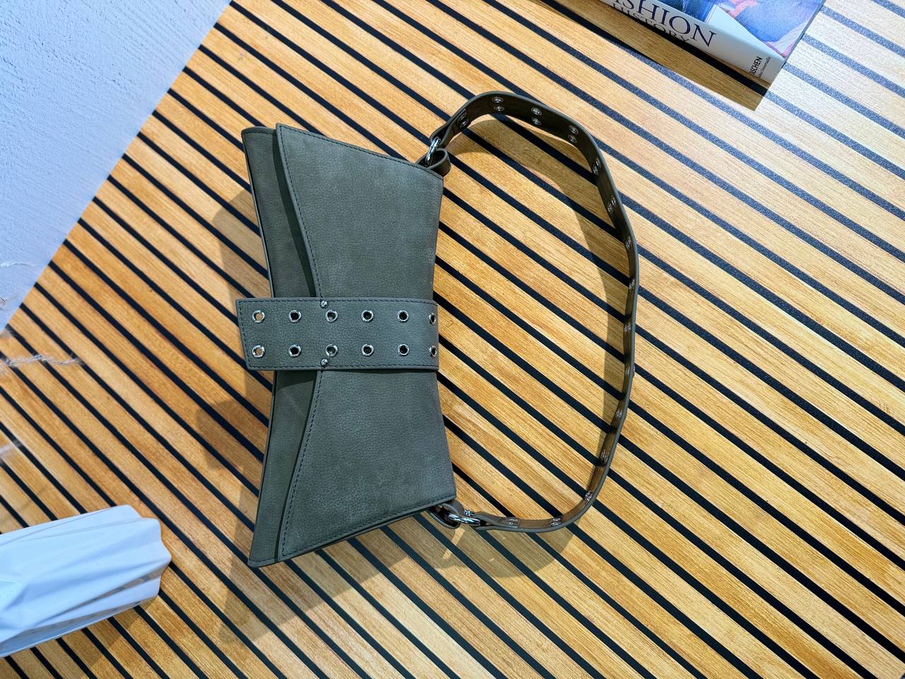 REBELLE Bag – Bold Elegance in Every Detail