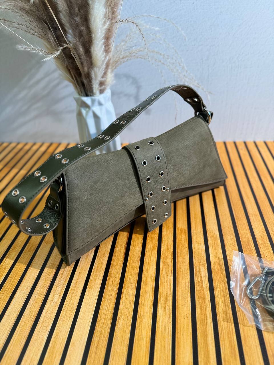 REBELLE Bag – Bold Elegance in Every Detail