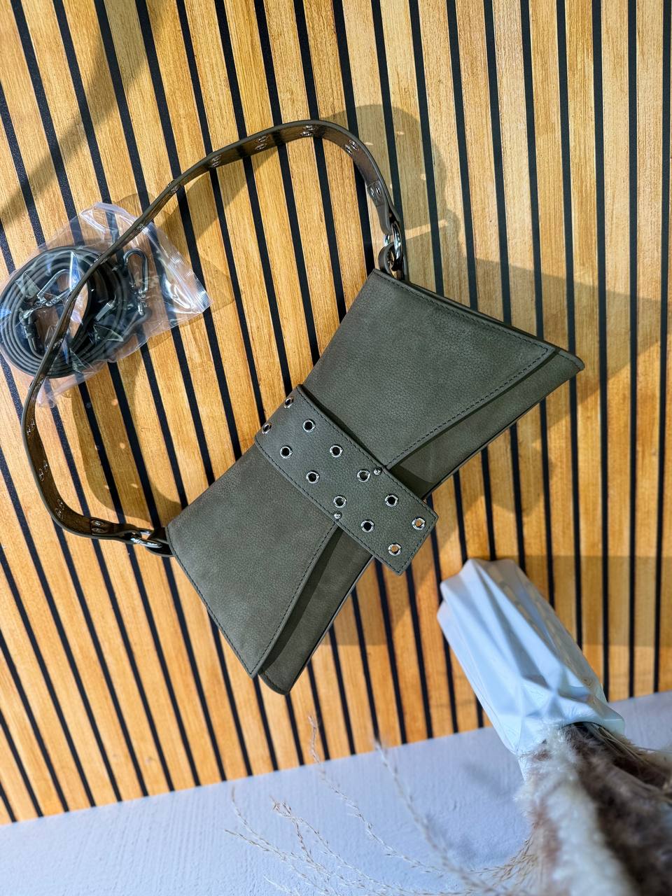 REBELLE Bag – Bold Elegance in Every Detail