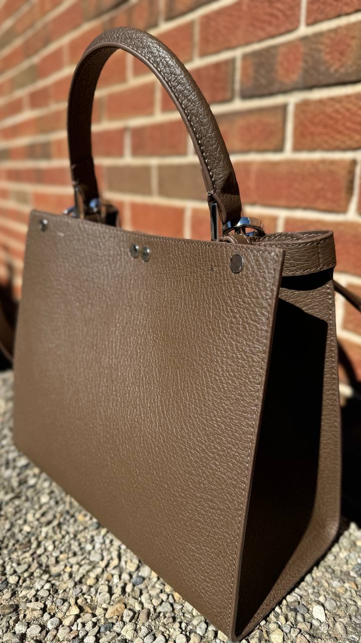 GRANDEUR Bag – Elegance and Functionality in Every Detail