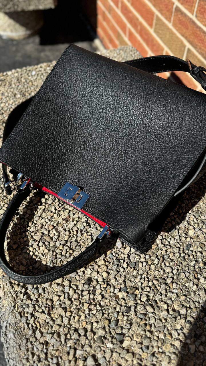 GRANDEUR Bag – Elegance and Functionality in Every Detail