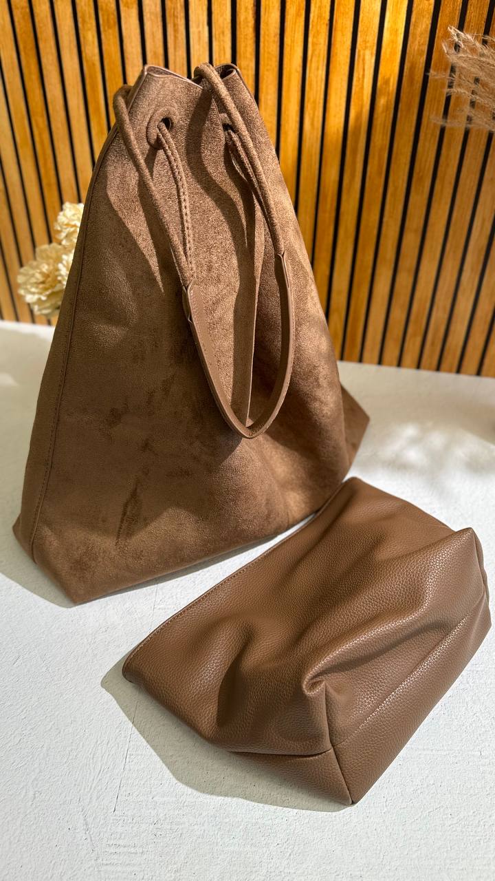 Elegance Naturelle – Suede Shopper with Leather Cosmetic Bag