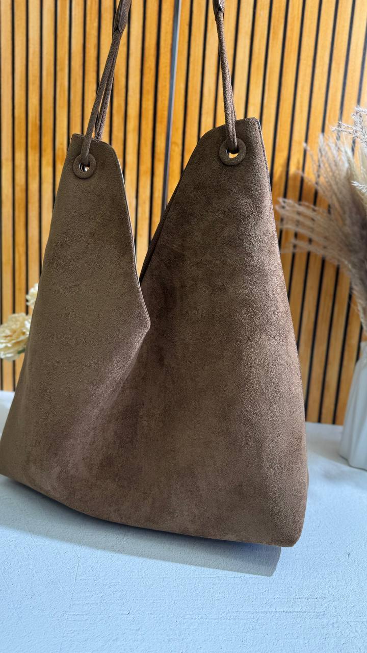 Elegance Naturelle – Suede Shopper with Leather Cosmetic Bag