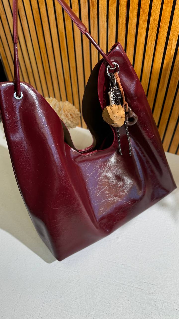Grande Vita – Leather Shopper with Cosmetic Bag