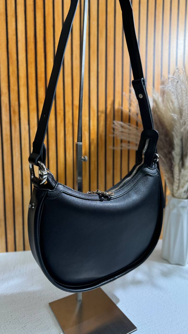 Hobo Bag “Eleganza” – Chic and Versatility in One Accessory