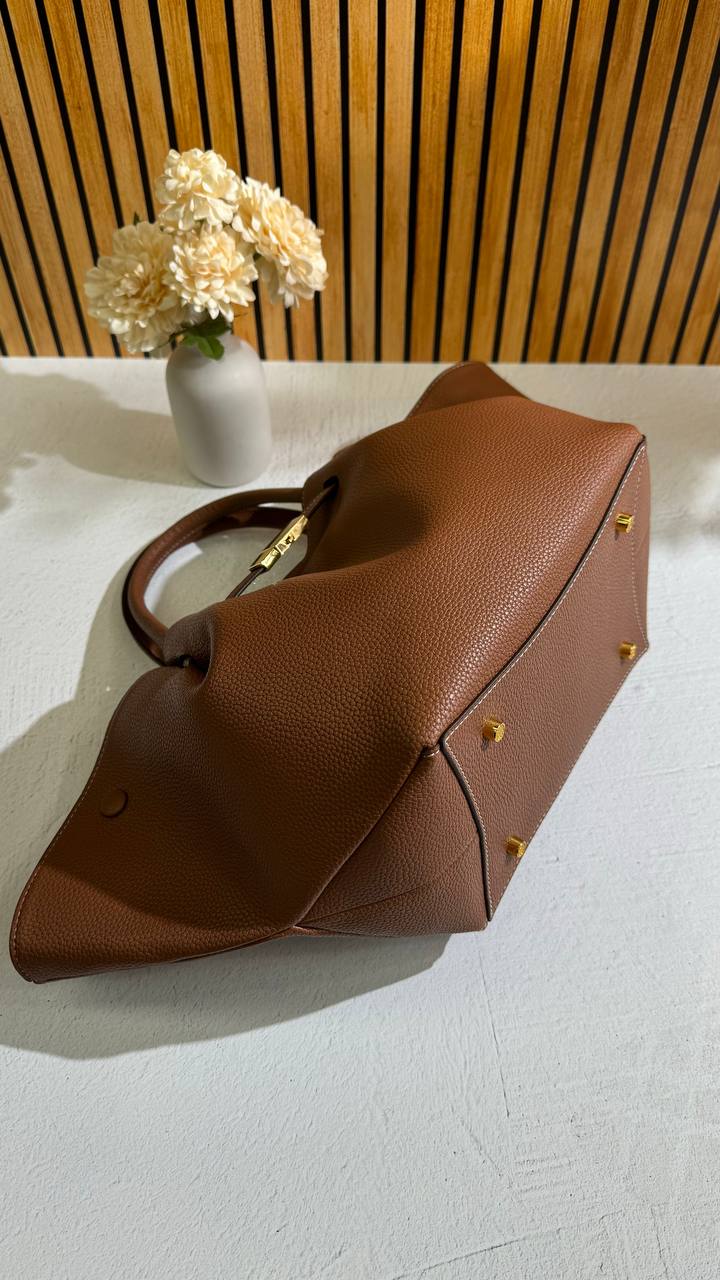 Tote Bag “BellaVita” – Italian Chic and Practicality in Every Detail