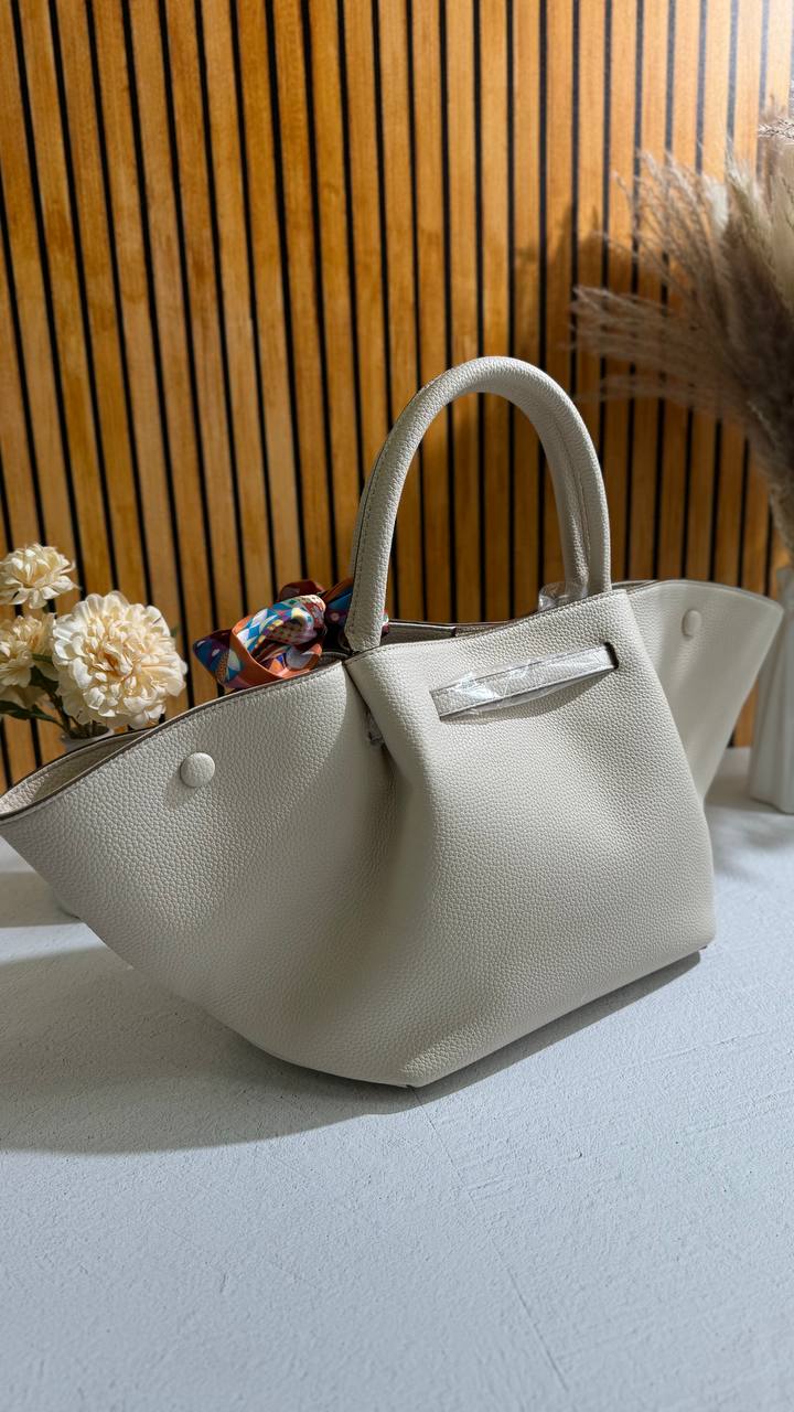 Tote Bag “BellaVita” – Italian Chic and Practicality in Every Detail