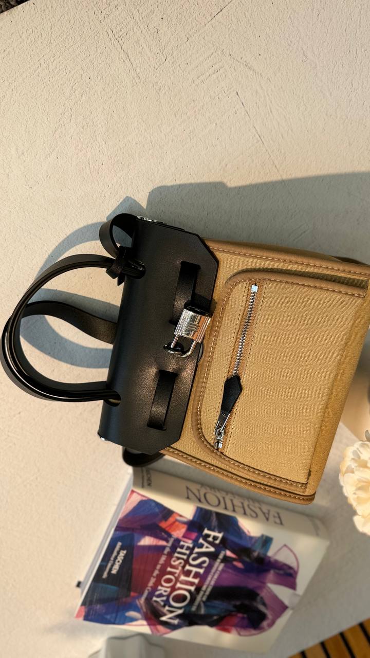 Bag “Chic Métropole” – A Stylish Balance of Leather and Textile