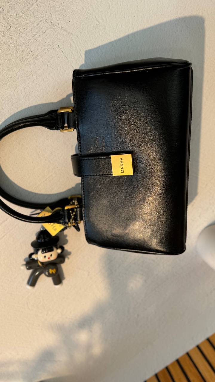 Chic Charm” – Leather Bag with Adorable Details
