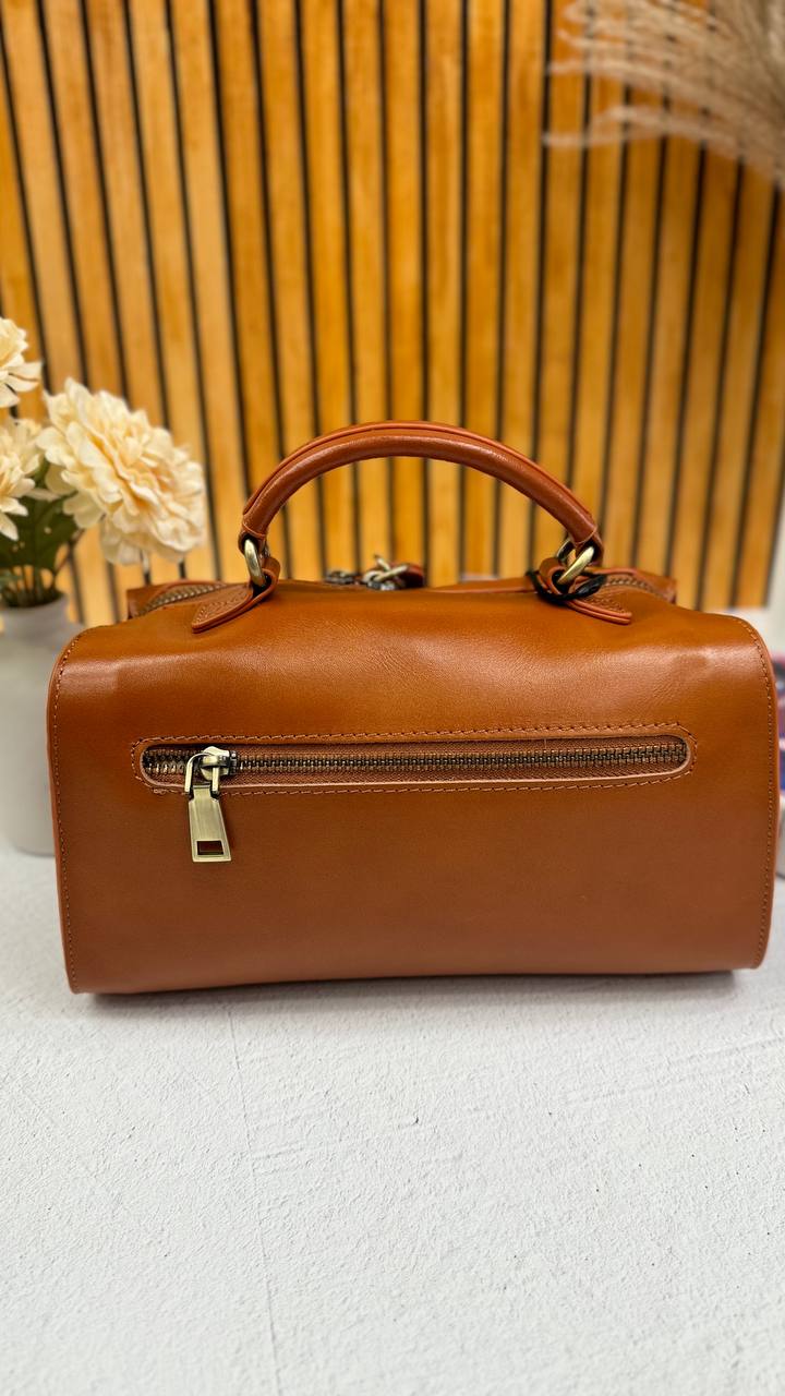 Lusso Belleza” – Genuine Leather Handbag with Versatile Strap