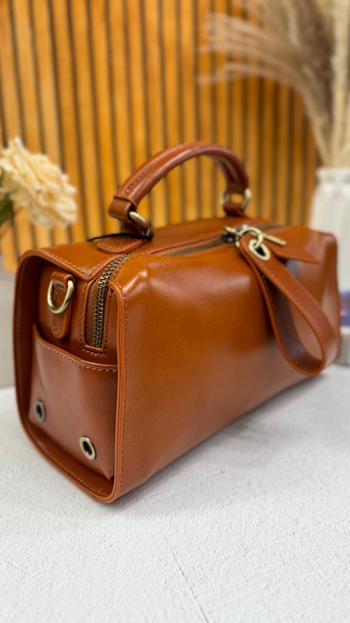 Lusso Belleza” – Genuine Leather Handbag with Versatile Strap