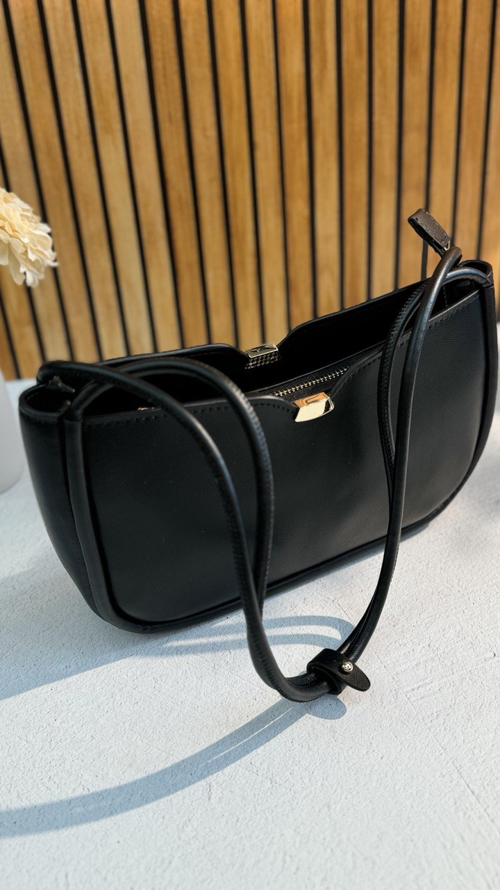 Timeless Elegance – Genuine Leather Handbag with Top Handle