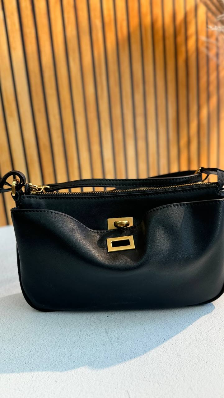 Luxury Leather Crossbody Bag – Timeless Elegance for Every Occasion