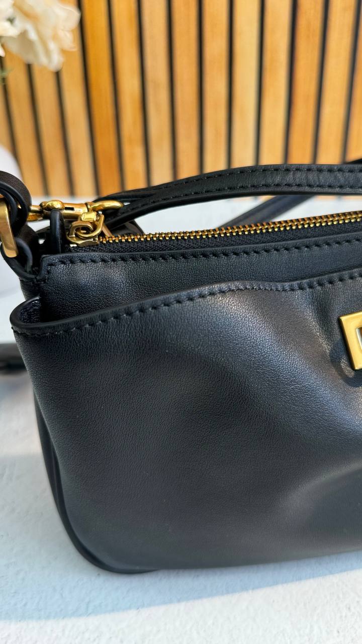 Luxury Leather Crossbody Bag – Timeless Elegance for Every Occasion