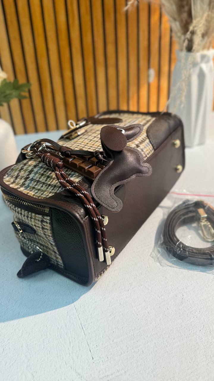 Tweed Luxe Bag with Genuine Leather – Elegance in Every Detail