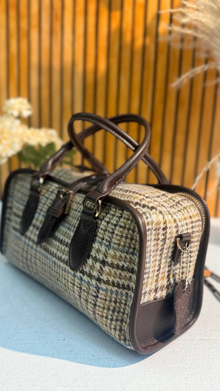 Tweed Luxe Bag with Genuine Leather – Elegance in Every Detail