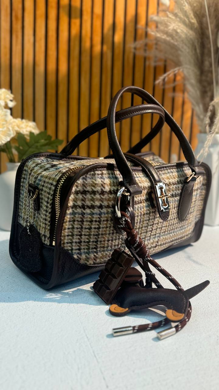 Tweed Luxe Bag with Genuine Leather – Elegance in Every Detail