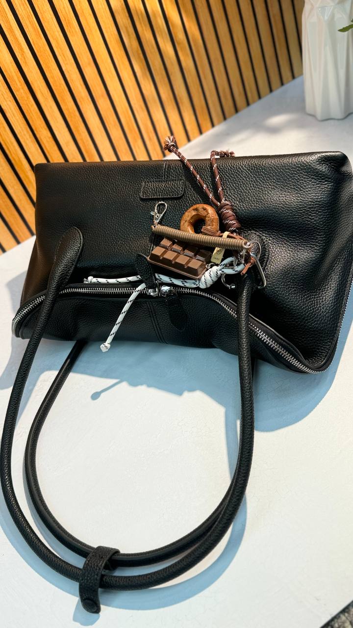 Timeless Voyager leather bag