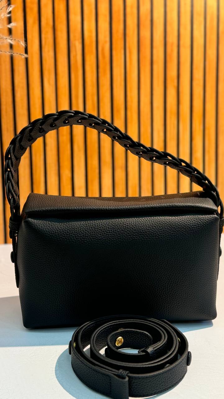 Modern Classic: Genuine Leather Handbag Elegance