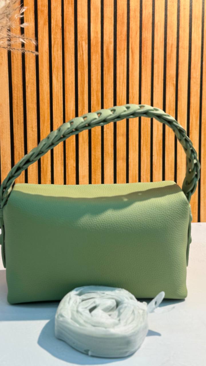 Modern Classic: Genuine Leather Handbag Elegance