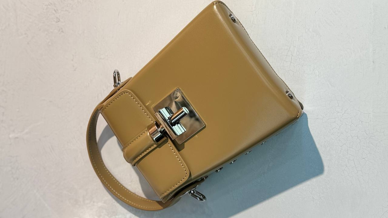 Crossbody Bag in Genuine Leather