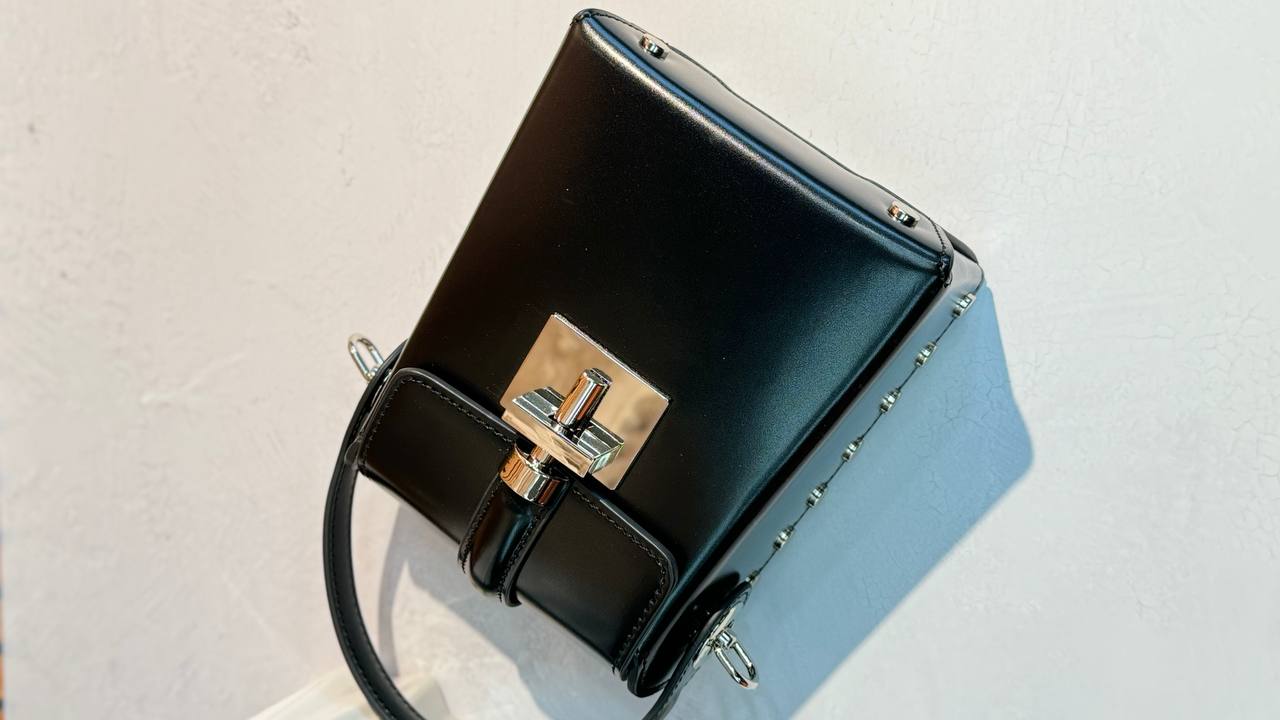 Crossbody Bag in Genuine Leather