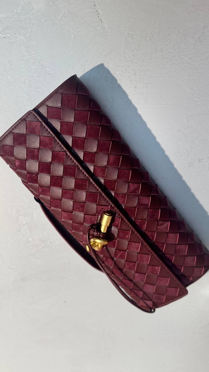 “Venezia Luxe Weave” – Italian Elegance in Every DetailIntroducing
