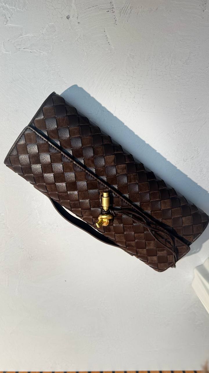 “Venezia Luxe Weave” – Italian Elegance in Every DetailIntroducing