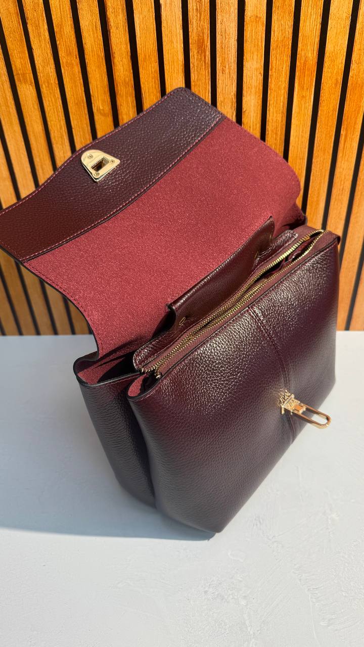 A stylish leather briefcase bag by Tony Bellucci