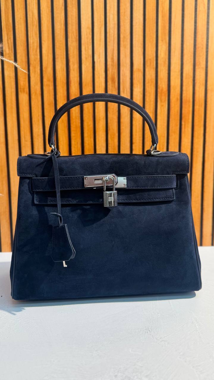 Dana – A Genuine Leather and Suede Bag – A Symbol of Status and Refined Taste