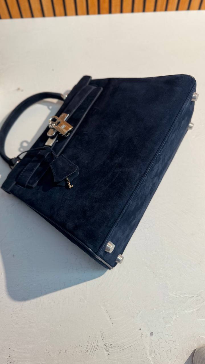 Dana – A Genuine Leather and Suede Bag – A Symbol of Status and Refined Taste