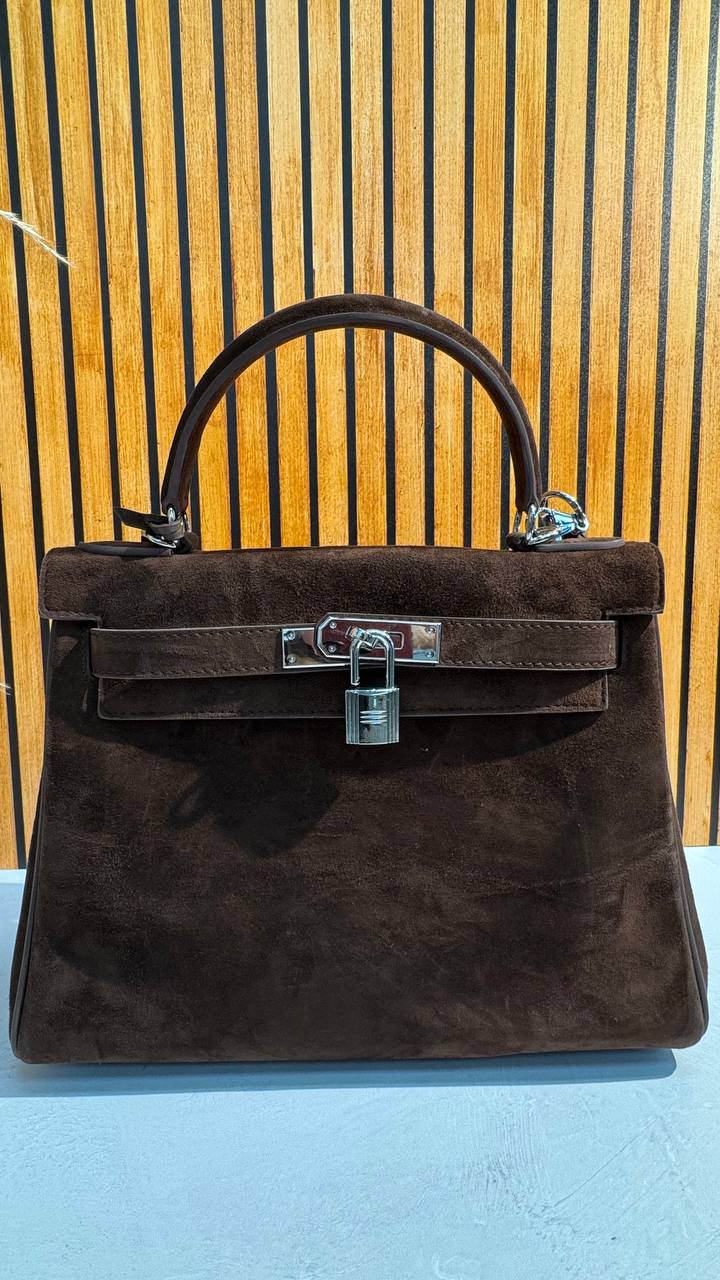 Dana – A Genuine Leather and Suede Bag – A Symbol of Status and Refined Taste
