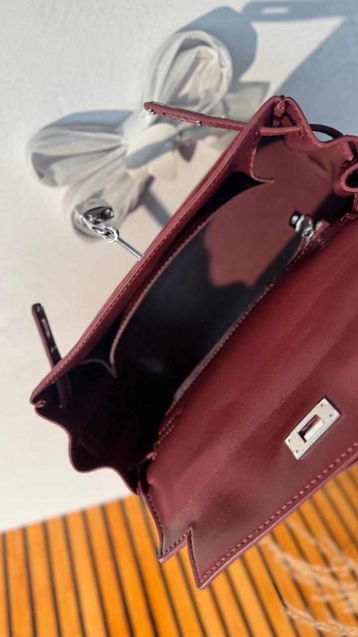 Dana – A Genuine Leather and Suede Bag – A Symbol of Status and Refined Taste