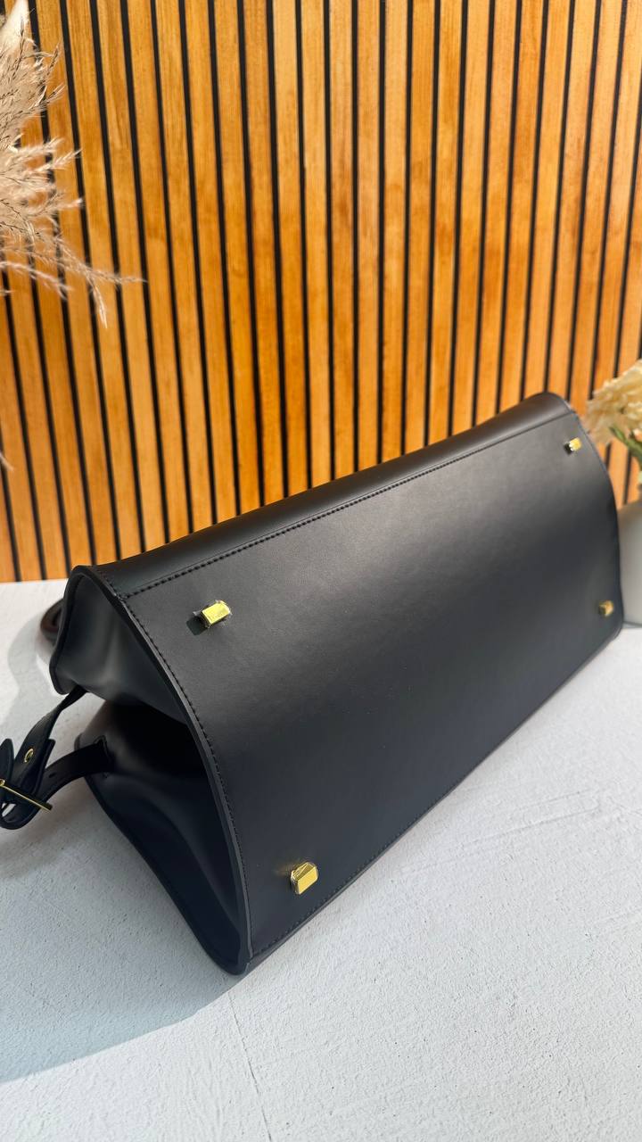 GRANDEUR ELITE Handbag – A Symbol of Elegance and Prestige