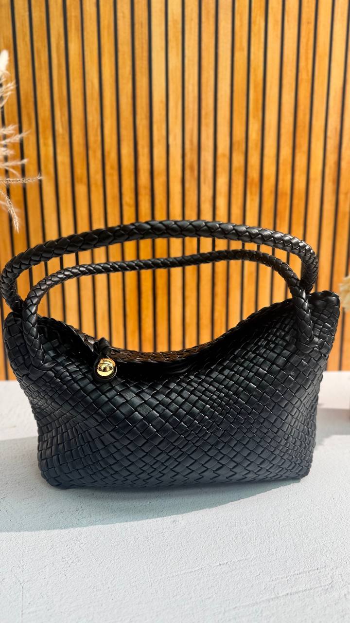 Luna Weave – A Genuine Leather Woven Bag for True Style Enthusiasts
