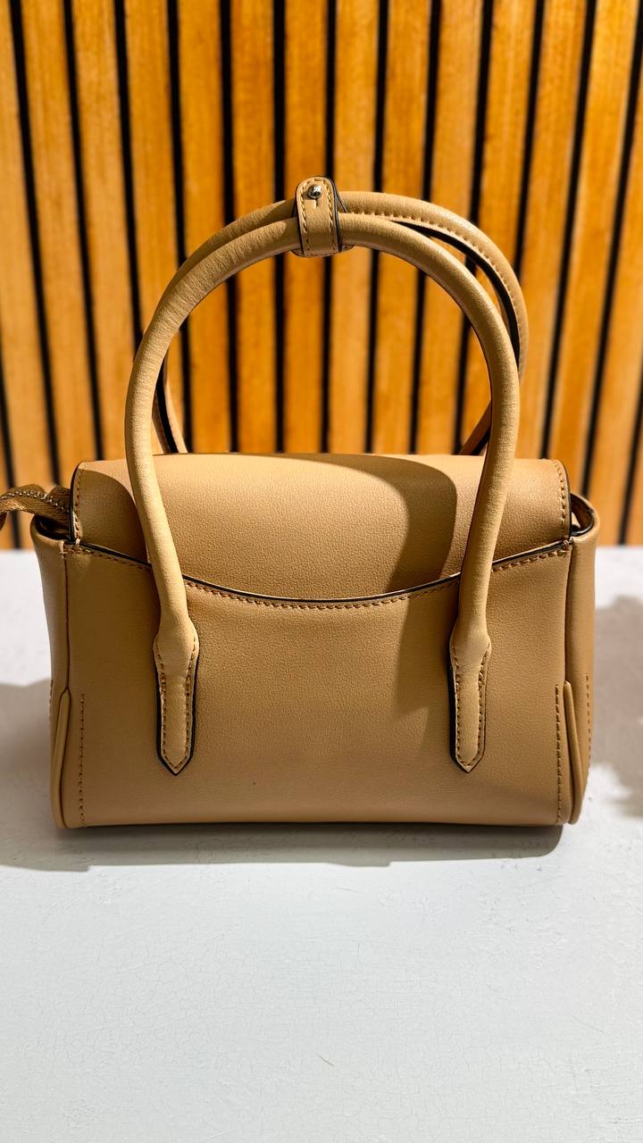 Timeless Elegance: Genuine Leather Handbag with Adjustable Shoulder Strap