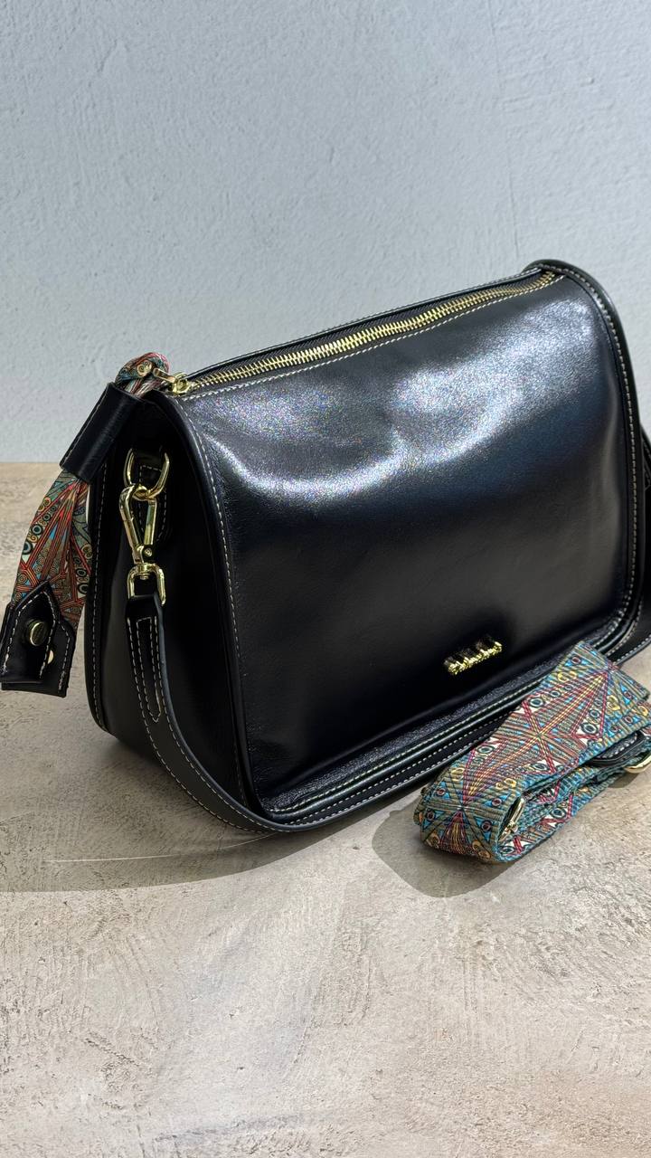 “Isabella” — Elegant Leather Bag
