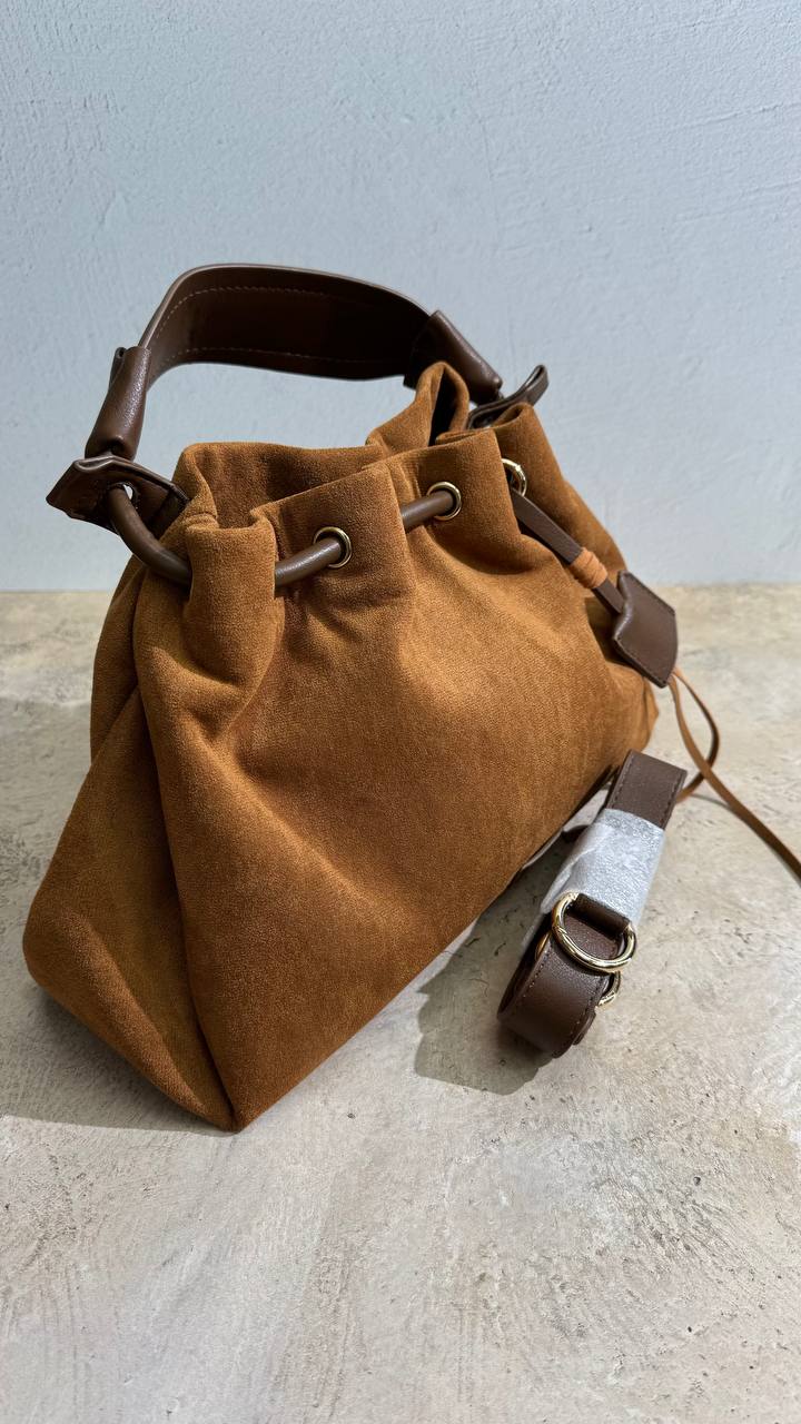 Elegance Handbag – The Embodiment of Sophisticated Style display picture 3