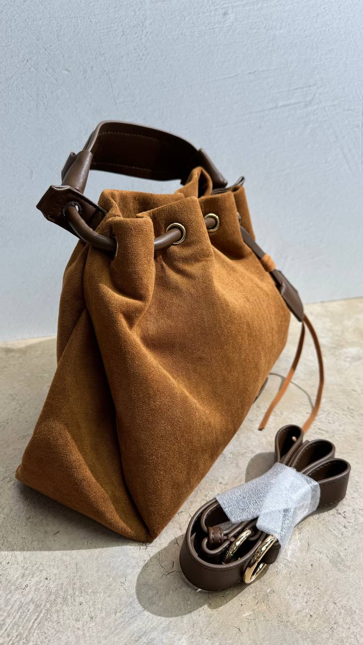 Elegance Handbag – The Embodiment of Sophisticated Style